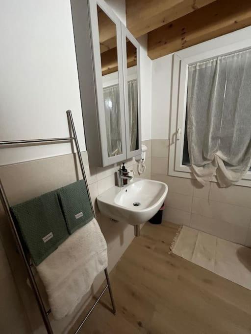 דירות מסטרה Casa Rielta, Tram E Parking מראה חיצוני תמונה